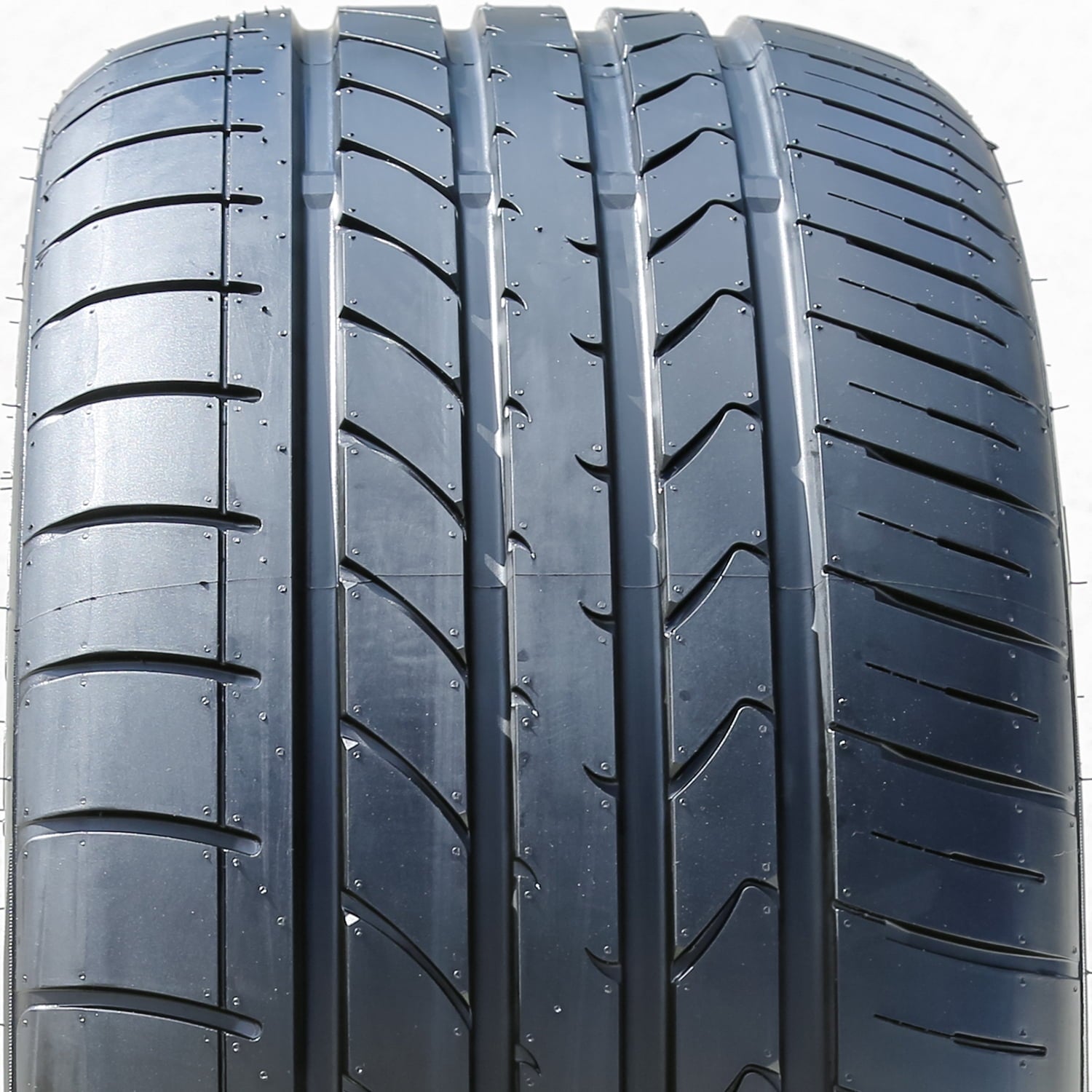 A set of 4 (quad) 235/40R20 ZR 96Y XL high performance tires
